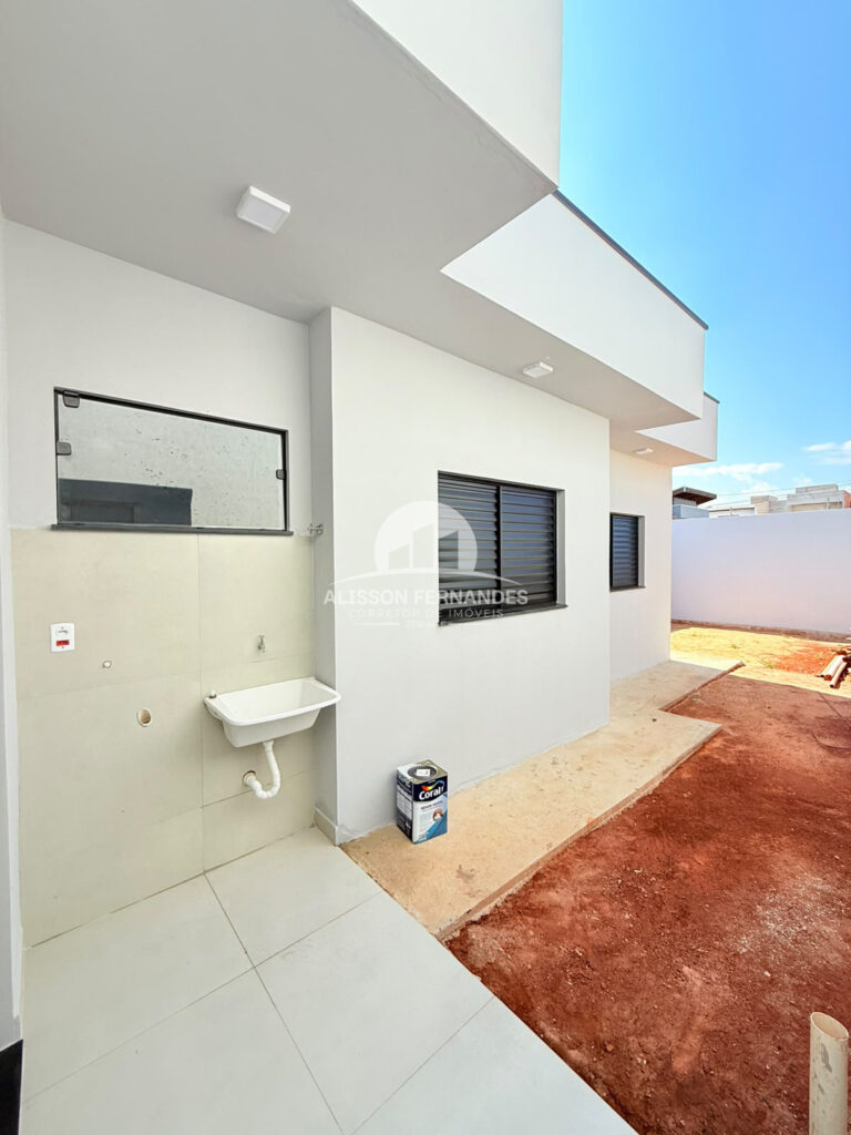Casa Nova à Venda no Jardim Santa Carolina em LemeSP – Design Moderno e Amplo Quintal