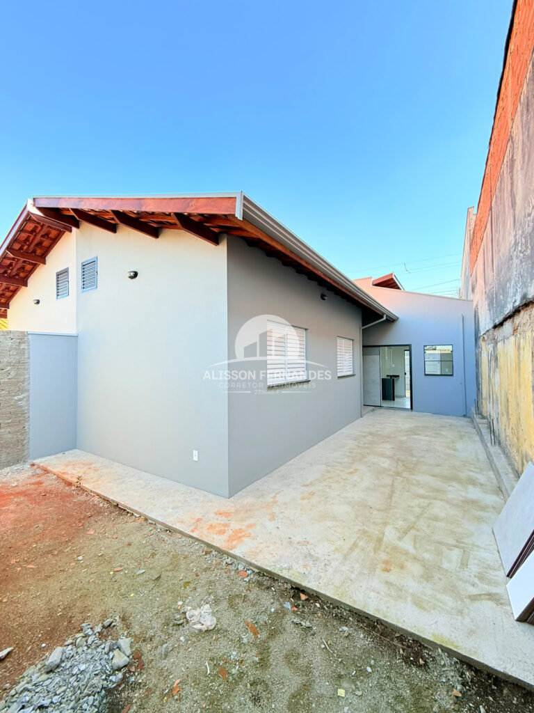 Casa a Venda Jardim Santa Maria Leme SP 2 Dormitórios